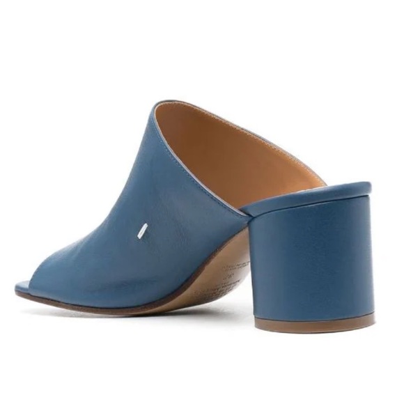 Never Worn Maison Margiela Blue Tabi Hannah Split-Toe Slide Mule Sandals Size 38 - Picture 3 of 4